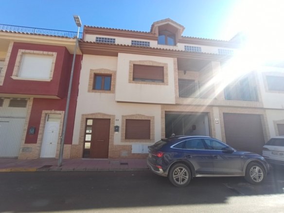 Town House for sale in Roldan