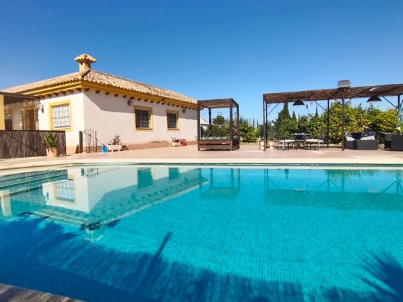 Villa for sale in Avileses