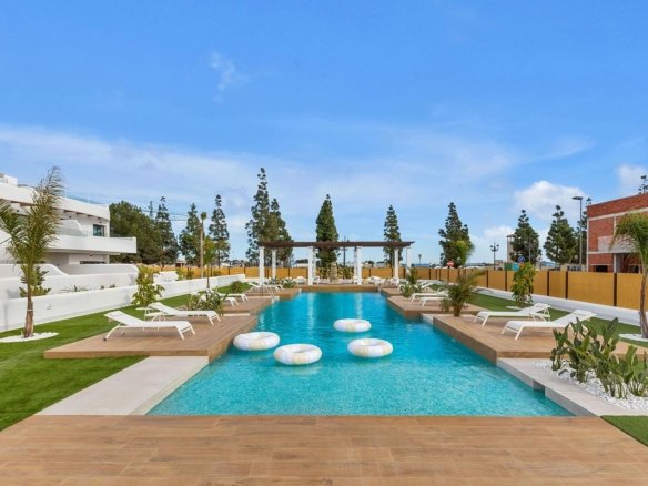 Villa for sale in Los Alcazares