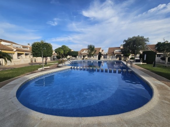 Villa for sale in La Zenia