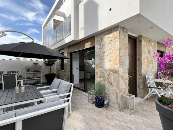 Town House for sale in Cabo Roig