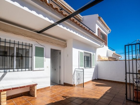 Villa for sale in San Miguel de Salinas