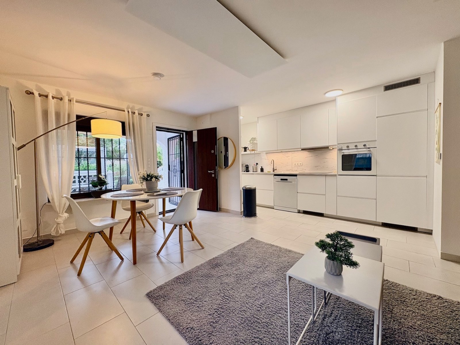 o_1jgf28vj81eua19b31ihb1n2d16tp3h