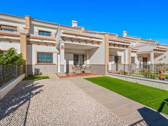 Town House for sale in San Miguel de Salinas