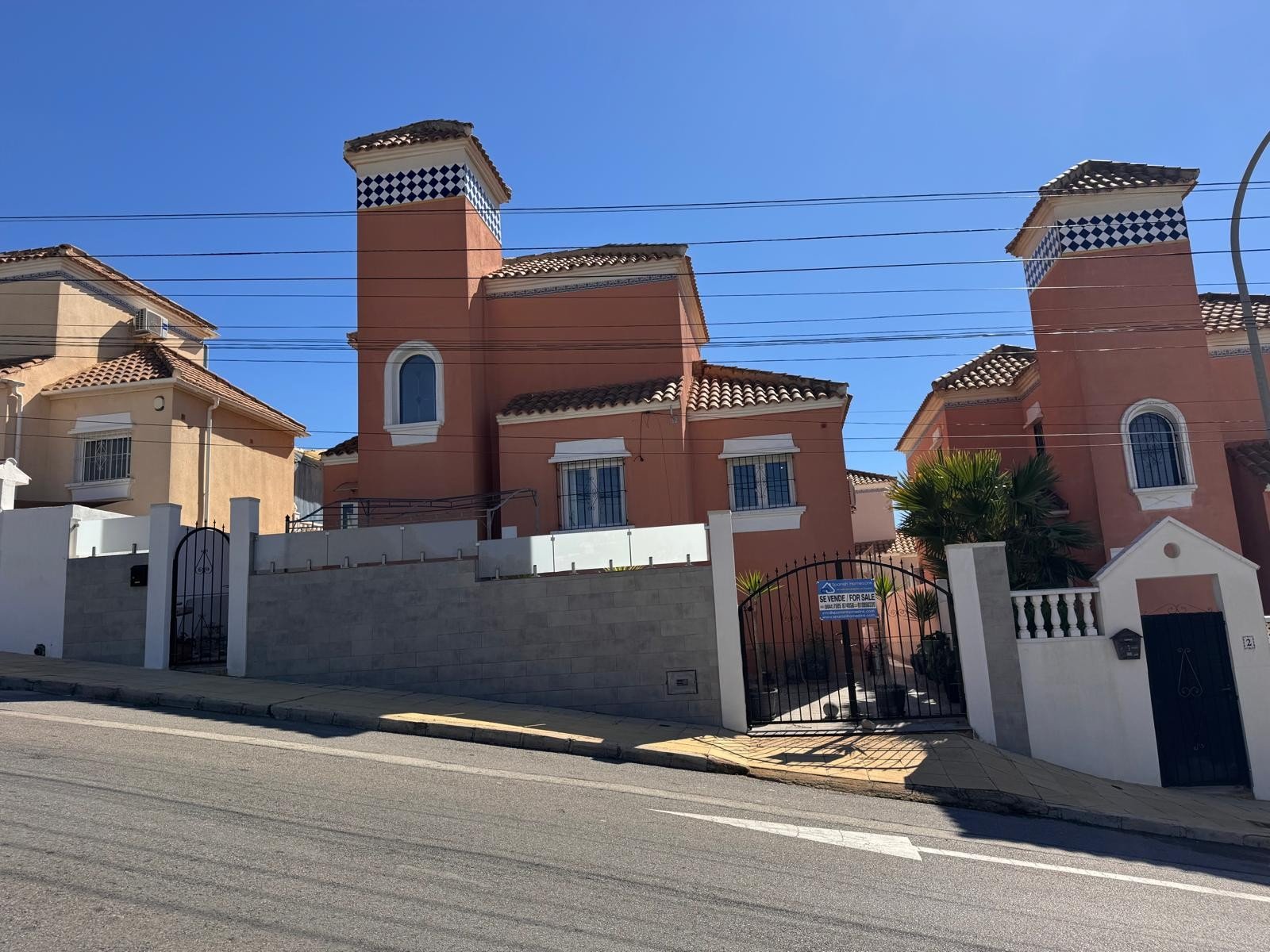 o_1jjjhjjei195j100p5eotm718gu45.jpeg Villa for sale in San Miguel de Salinas