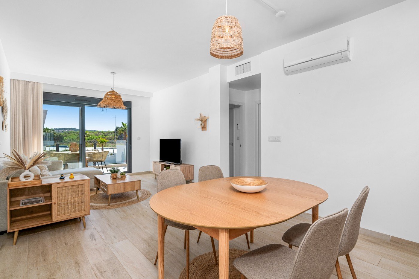 o_1jk0ng8r51v2j1fbm1lggl13agg34