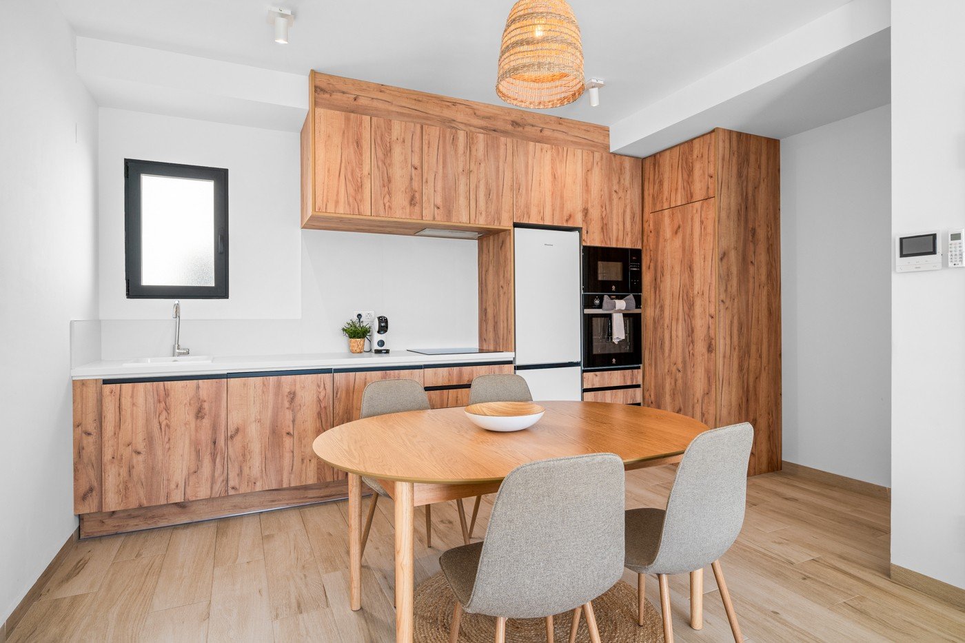 o_1jk0nh1471lcie1919pa8u0gm53d