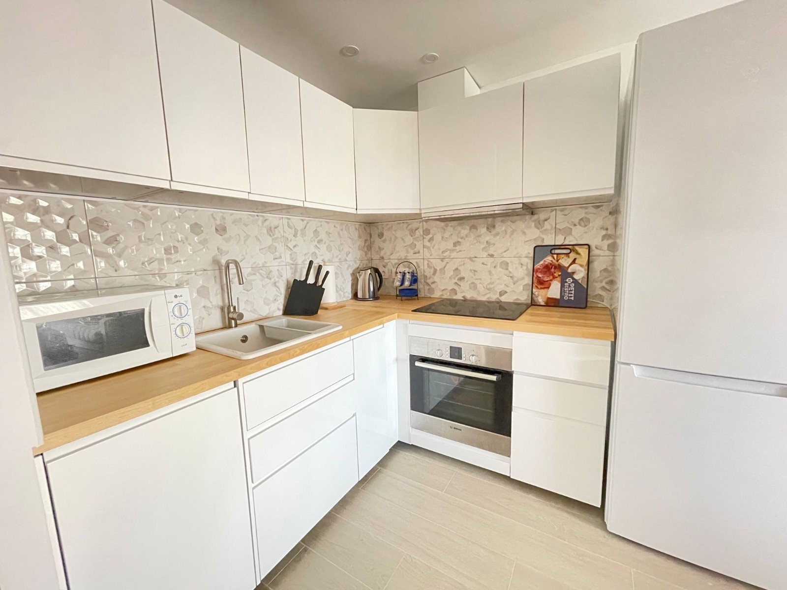 o_1jk3237s280tirg3rl1ri312sa1v