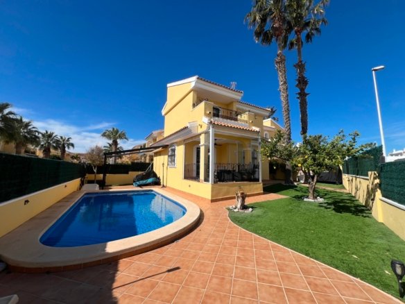Villa for sale in Orihuela Costa