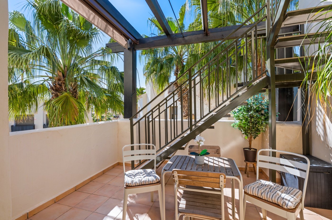 o_1jkdro9ukit71hst6vo1ehq7ps2v