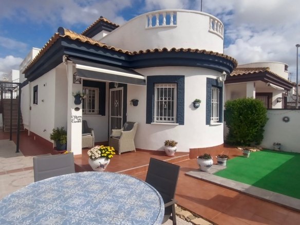 Villa for sale in Sucina