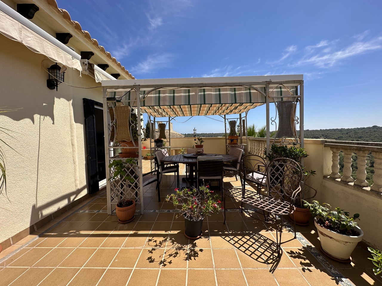 0CAE1F56-249D-42E8-8B8C-99B5B3CE9A1F_xlarge Villa in Villamartin, Alicante