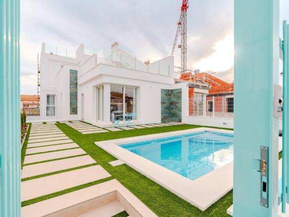 Villa for sale in Los Alcazares