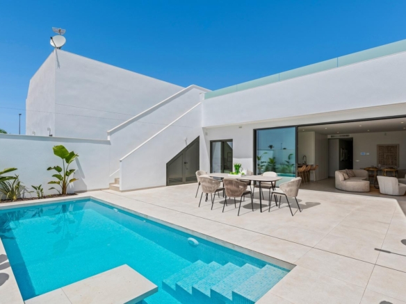 Town House for sale in Los Alcazares