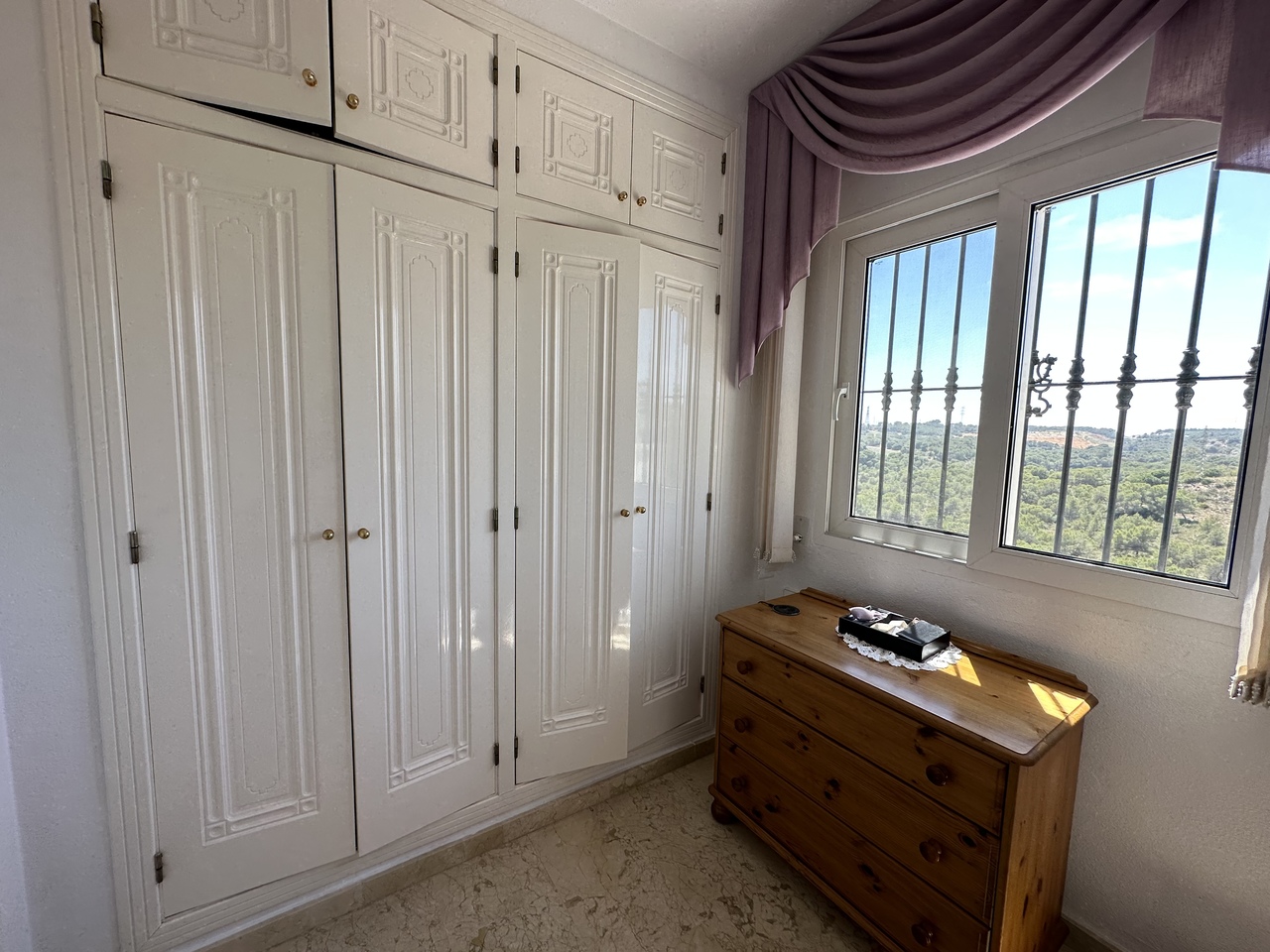 17C2CD58-4015-492F-9BB0-ED10C75CF925_xlarge Villa in Villamartin, Alicante