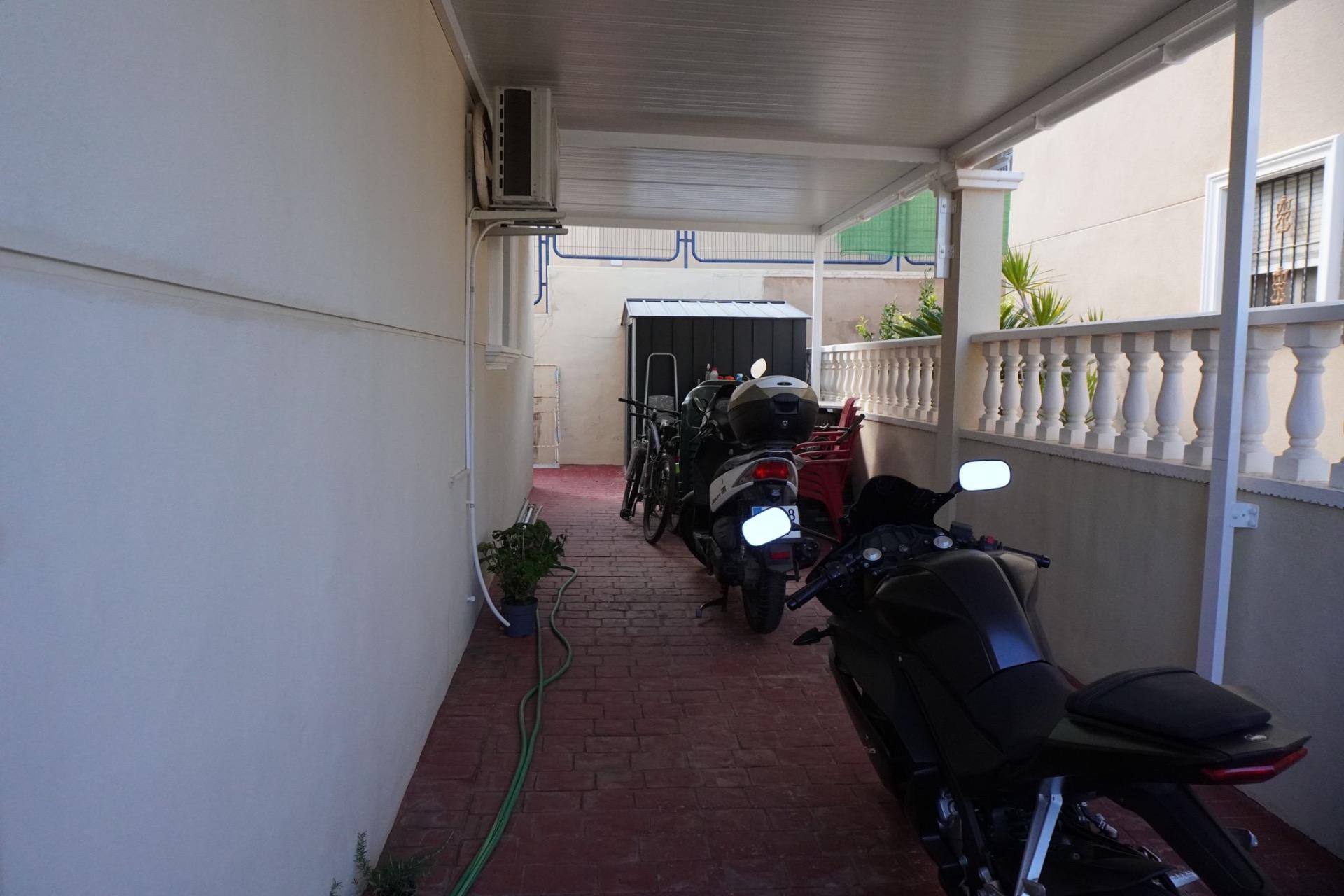 2-5 Villa in San Miguel de Salinas, Alicante