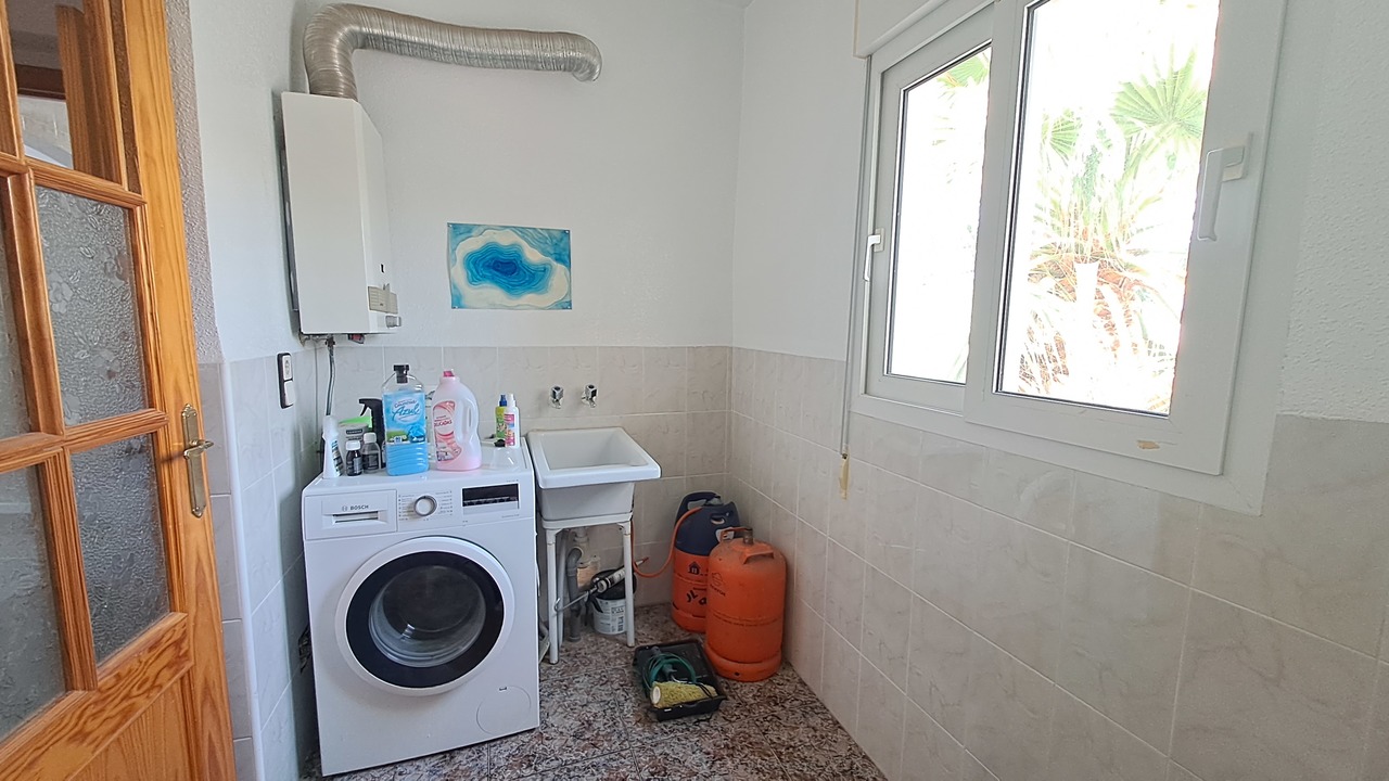 20230710_174258_xlarge Villa in Villamartin, Alicante