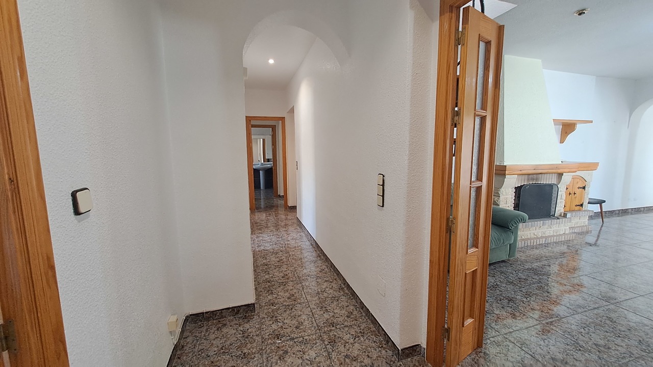 20230710_174308_xlarge Villa in Villamartin, Alicante