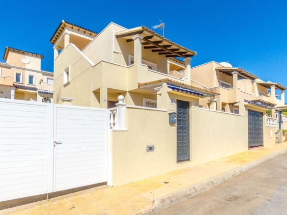 Town House for sale in Orihuela Costa