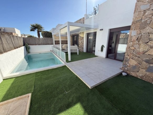 Villa for sale in Cabo Roig