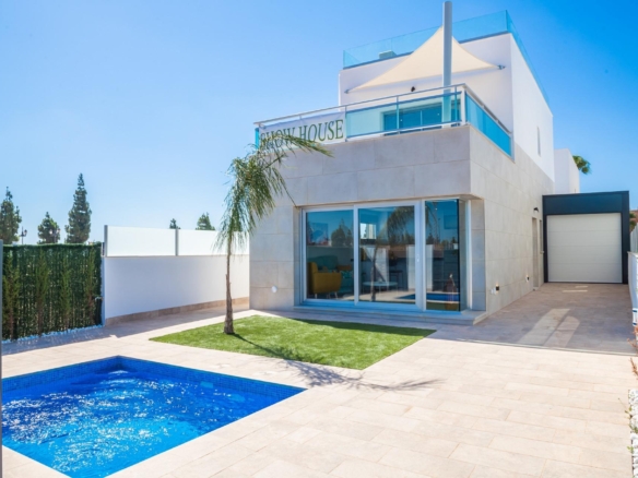 Villa for sale in Los Alcazares