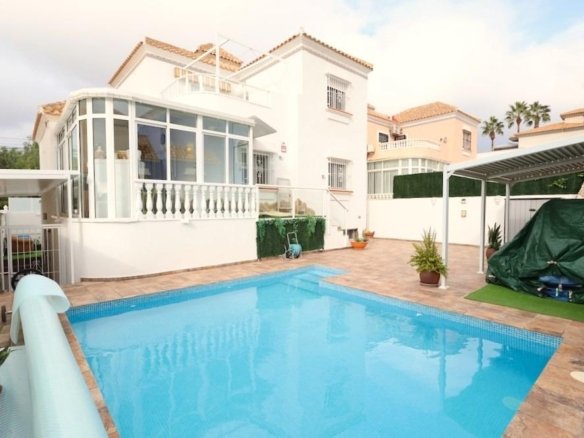 Villa for sale in San Miguel de Salinas