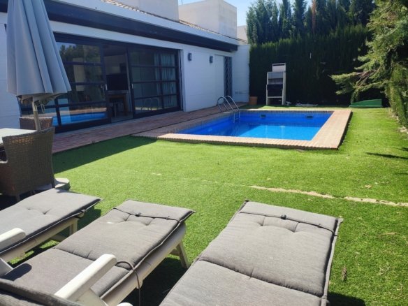 Villa for sale in Peraleja Golf