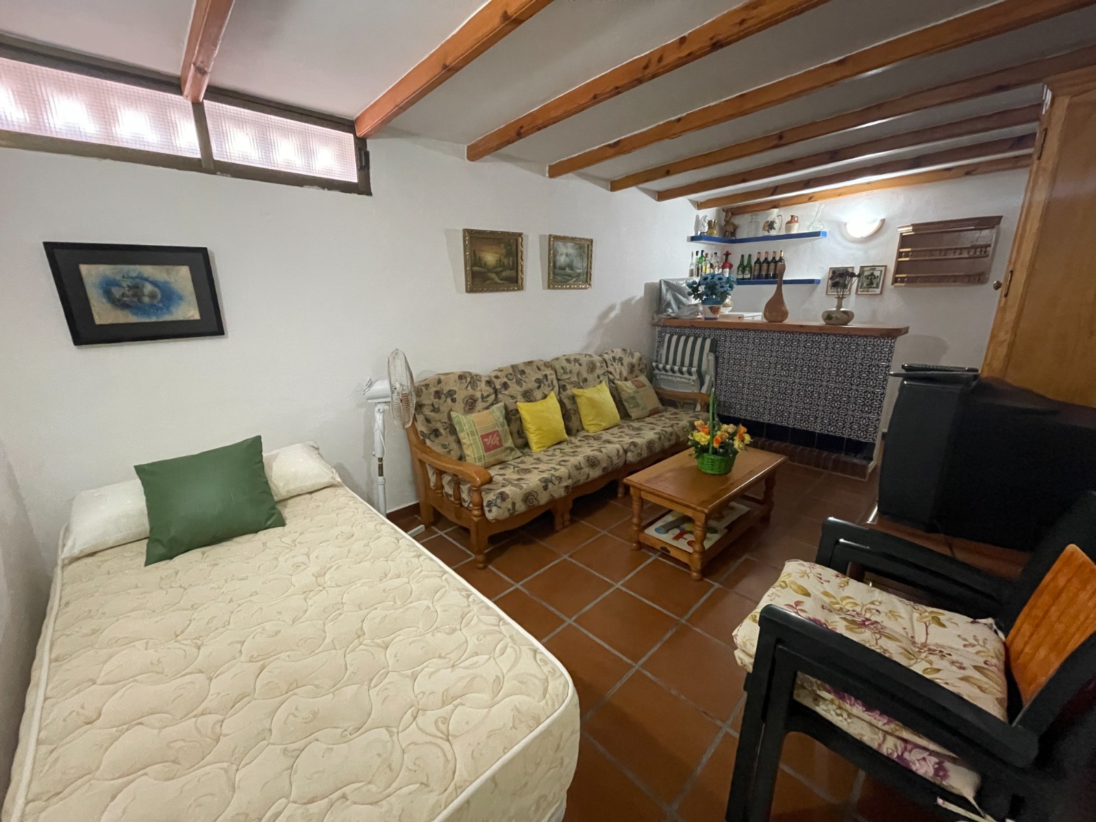 1600