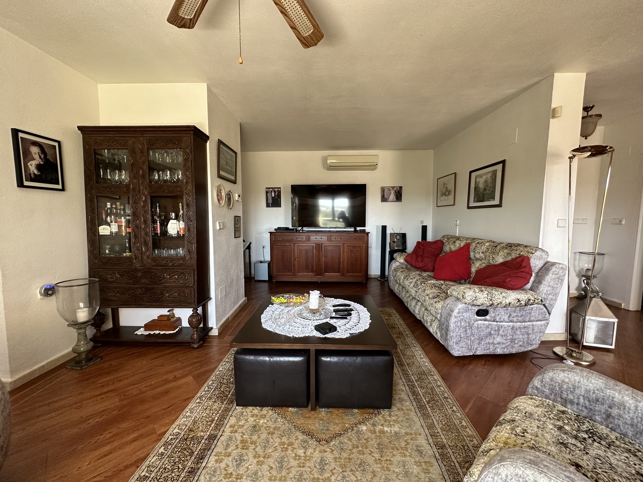 519741FE-5BF0-48FC-8505-B6ACD19E9D9A_xlarge Villa in Villamartin, Alicante