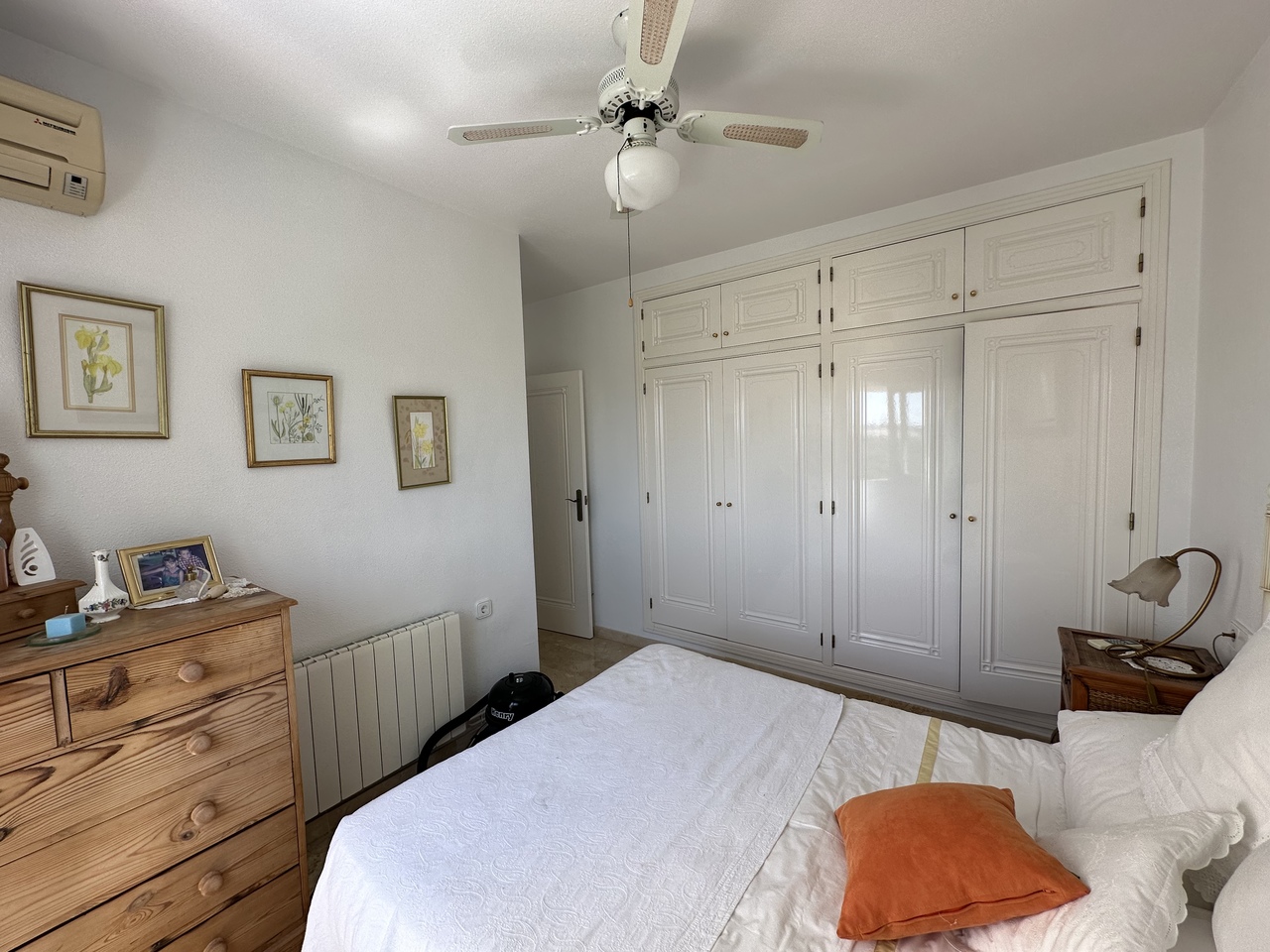 68A7CACF-55E4-4050-AEBB-2D3DE30D317A_xlarge Villa in Villamartin, Alicante