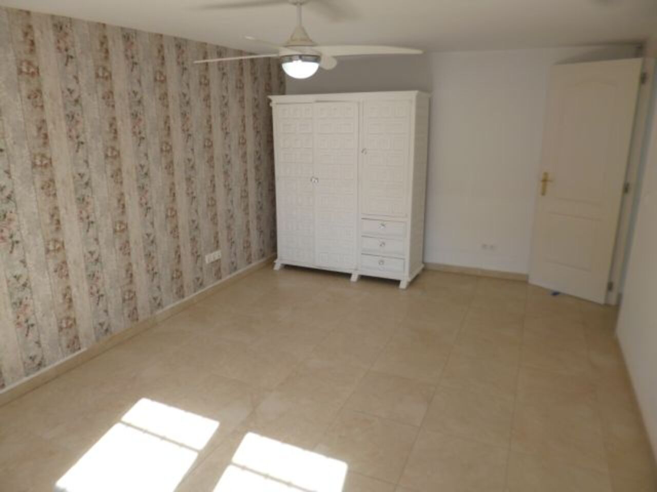 6935-villa-for-sale-in-villamartin-3409959-large Villa in Villamartin, Alicante