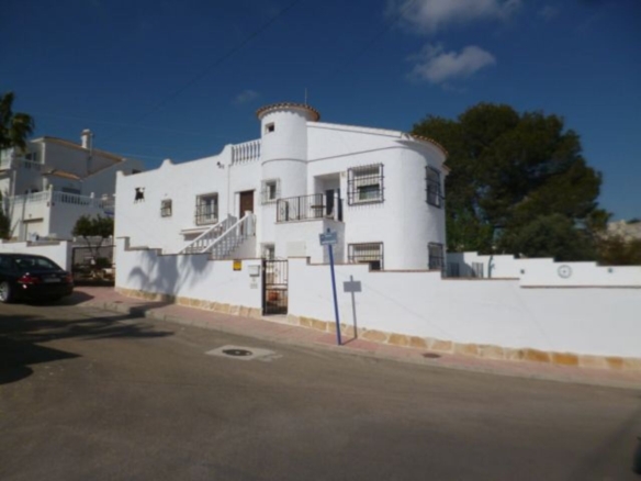 Villa for sale in Villamartin