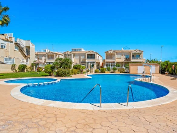 Bungalow for sale in Orihuela Costa