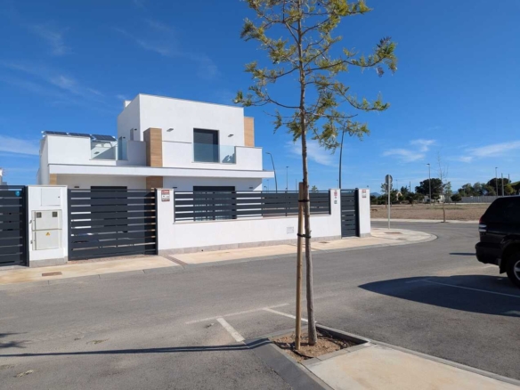 Villa for sale in Roldan
