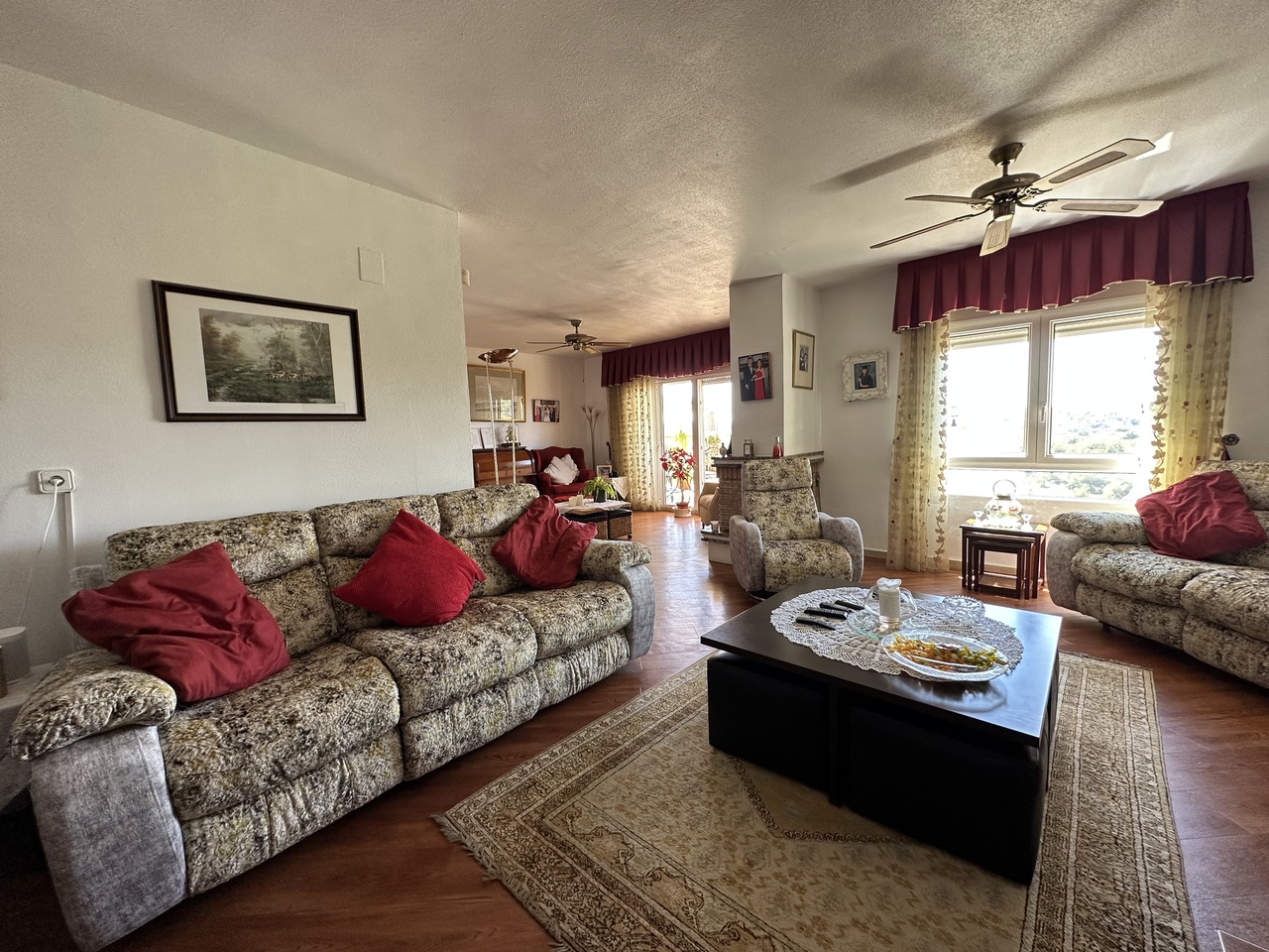 7C4BFAA2-0102-42C4-BA45-163B6E0C6F12_xlarge Villa in Villamartin, Alicante