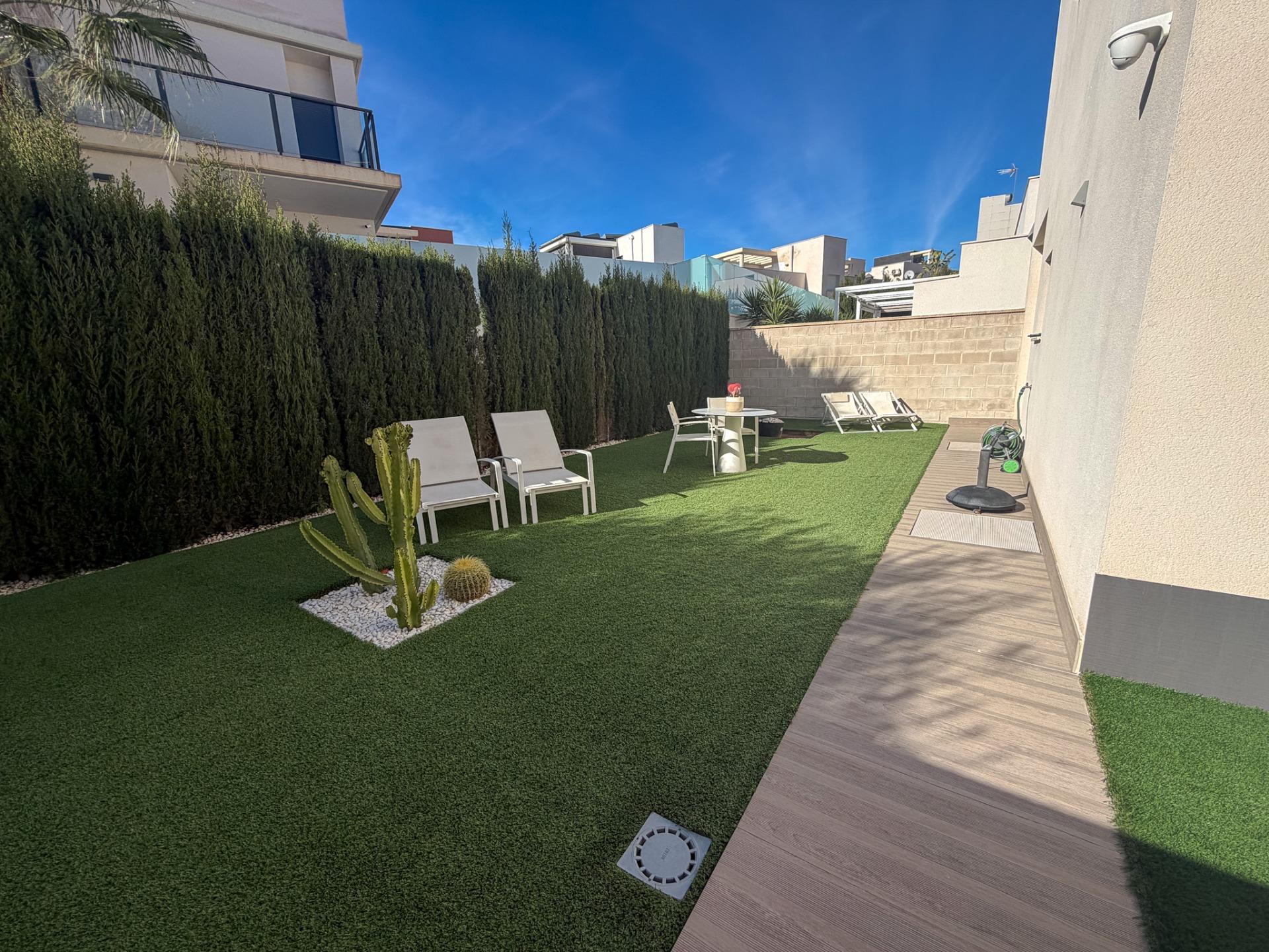 8-14 Villa in San Miguel de Salinas, Alicante