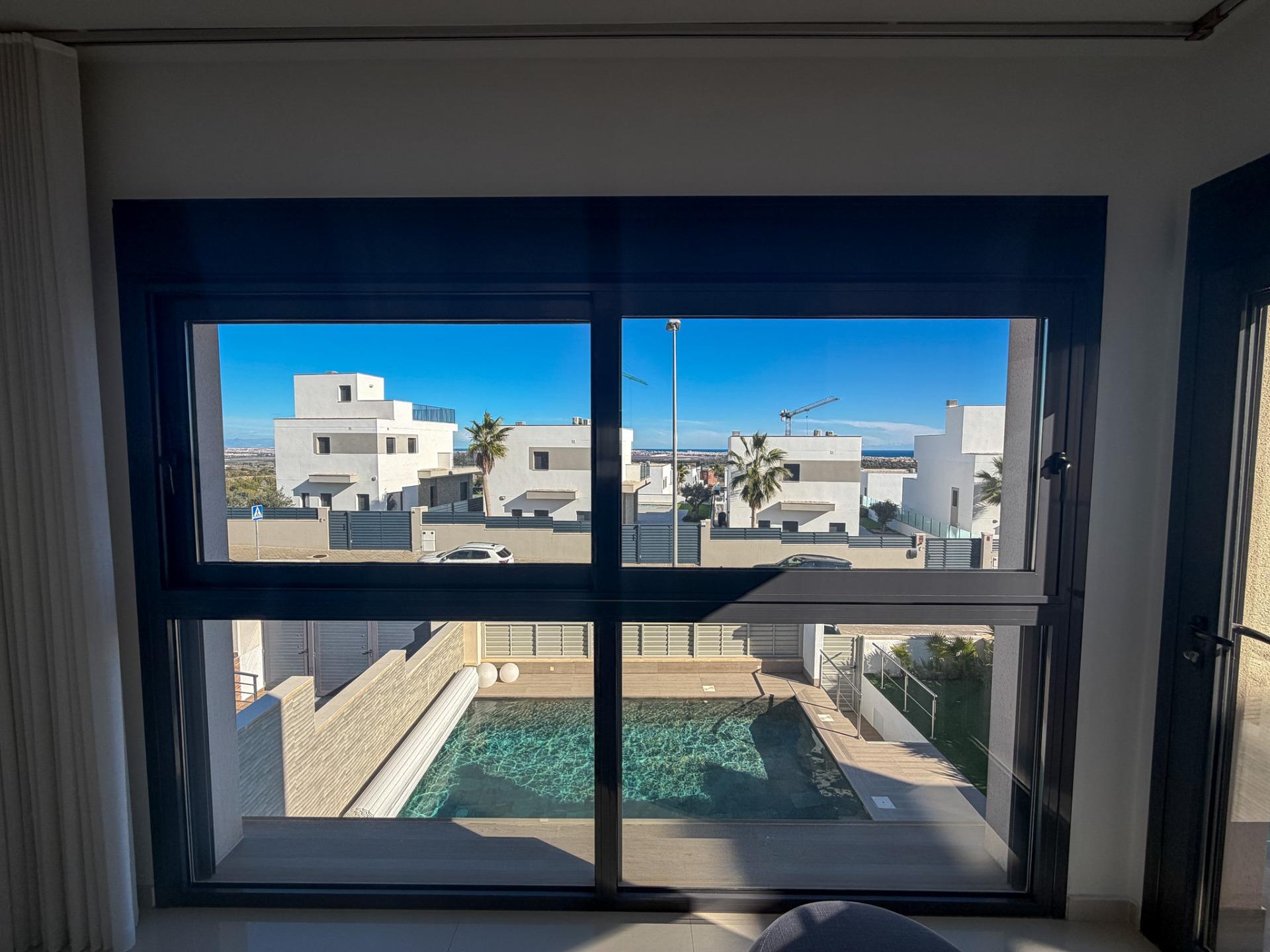 8-17 Villa in San Miguel de Salinas, Alicante