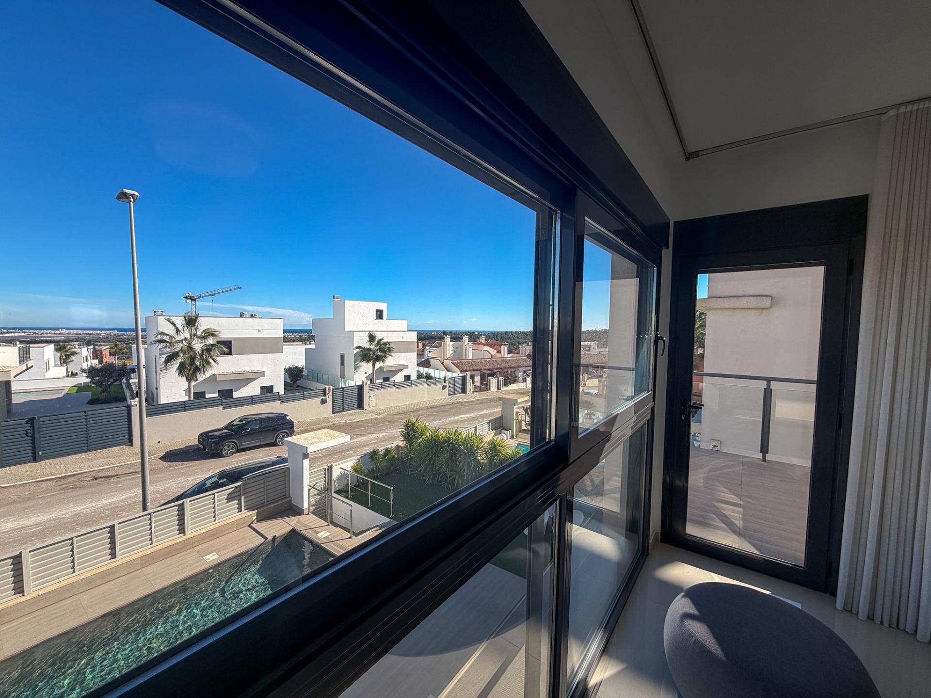 8-18 Villa in San Miguel de Salinas, Alicante