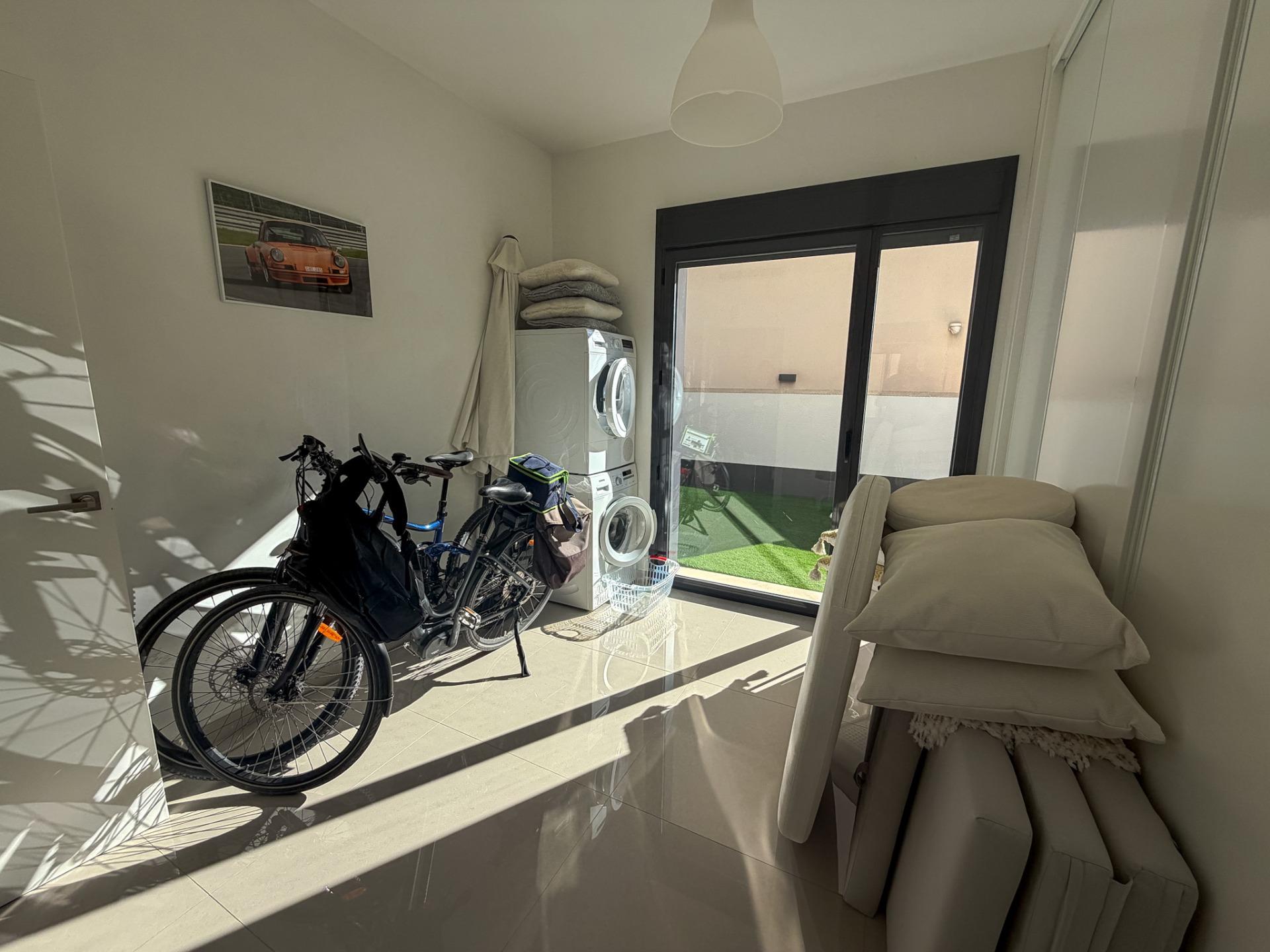 8-26 Villa in San Miguel de Salinas, Alicante