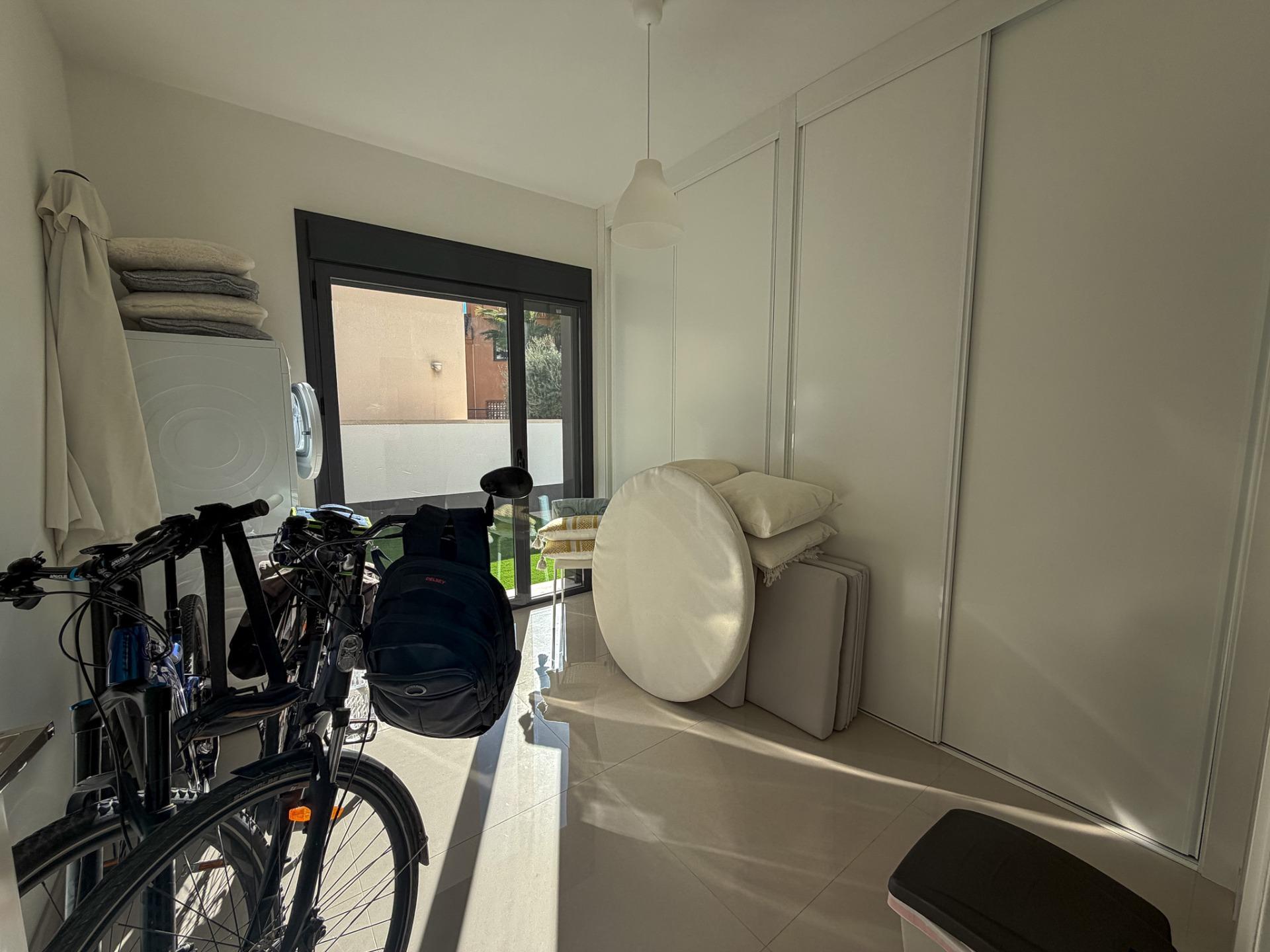 8-27 Villa in San Miguel de Salinas, Alicante