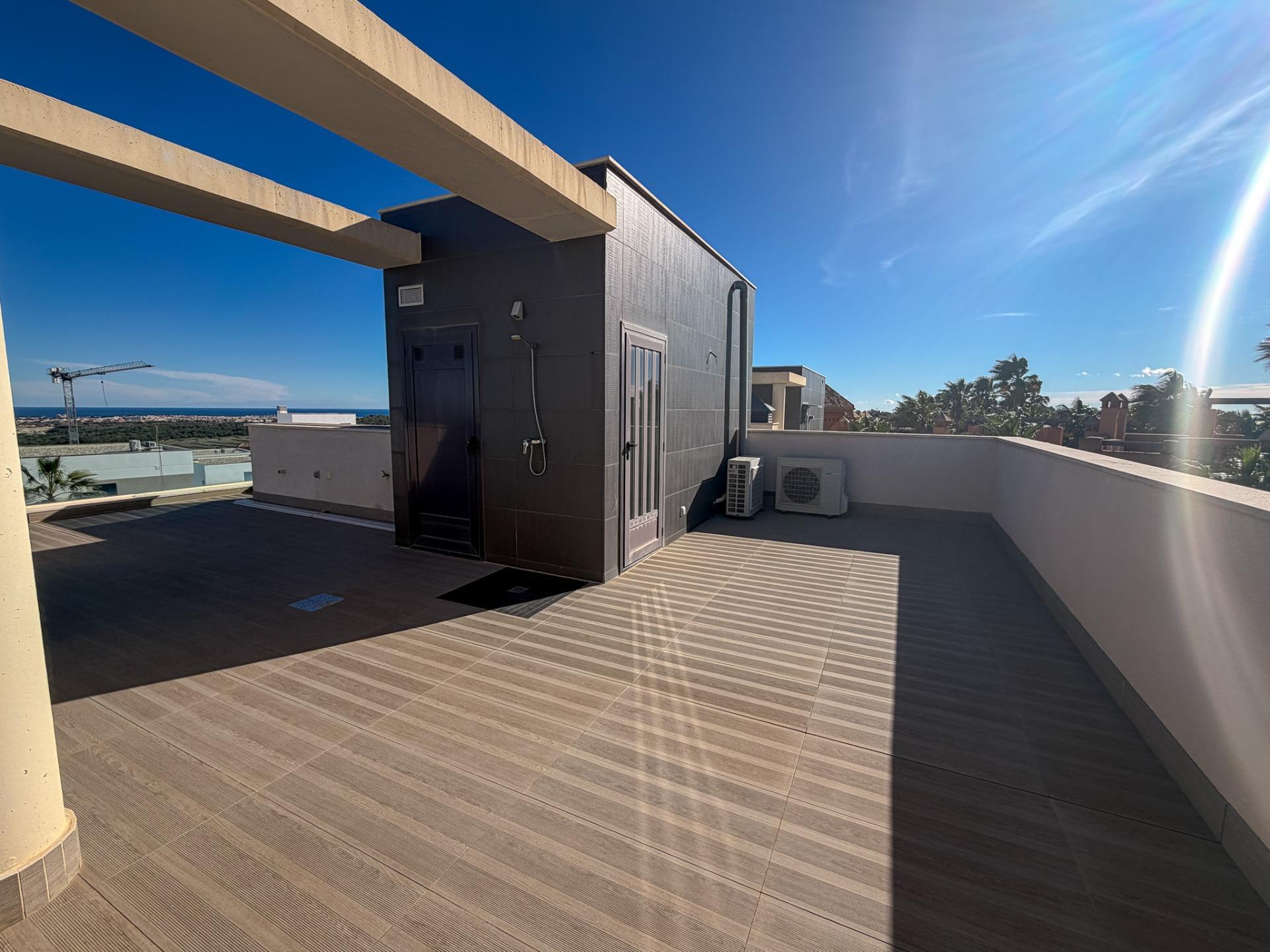 8-30 Villa in San Miguel de Salinas, Alicante
