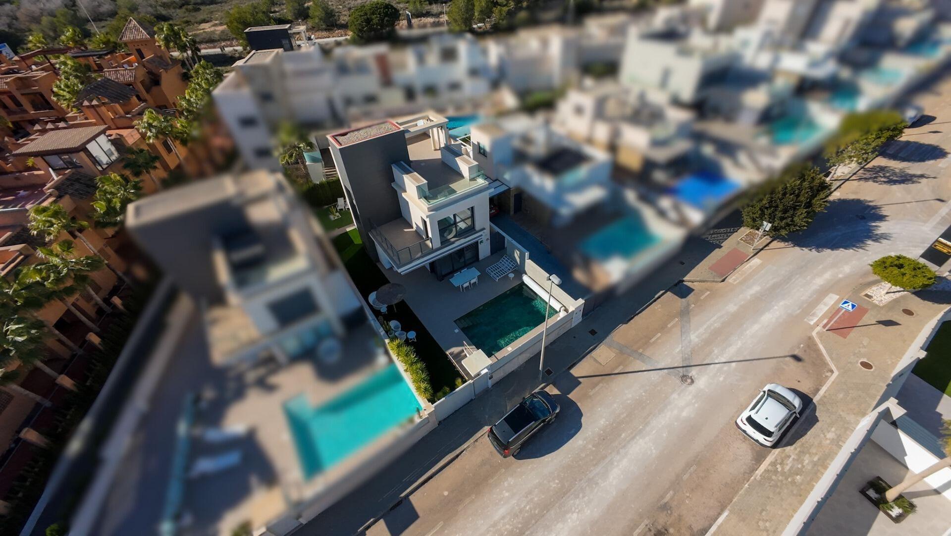 8-32 Villa in San Miguel de Salinas, Alicante