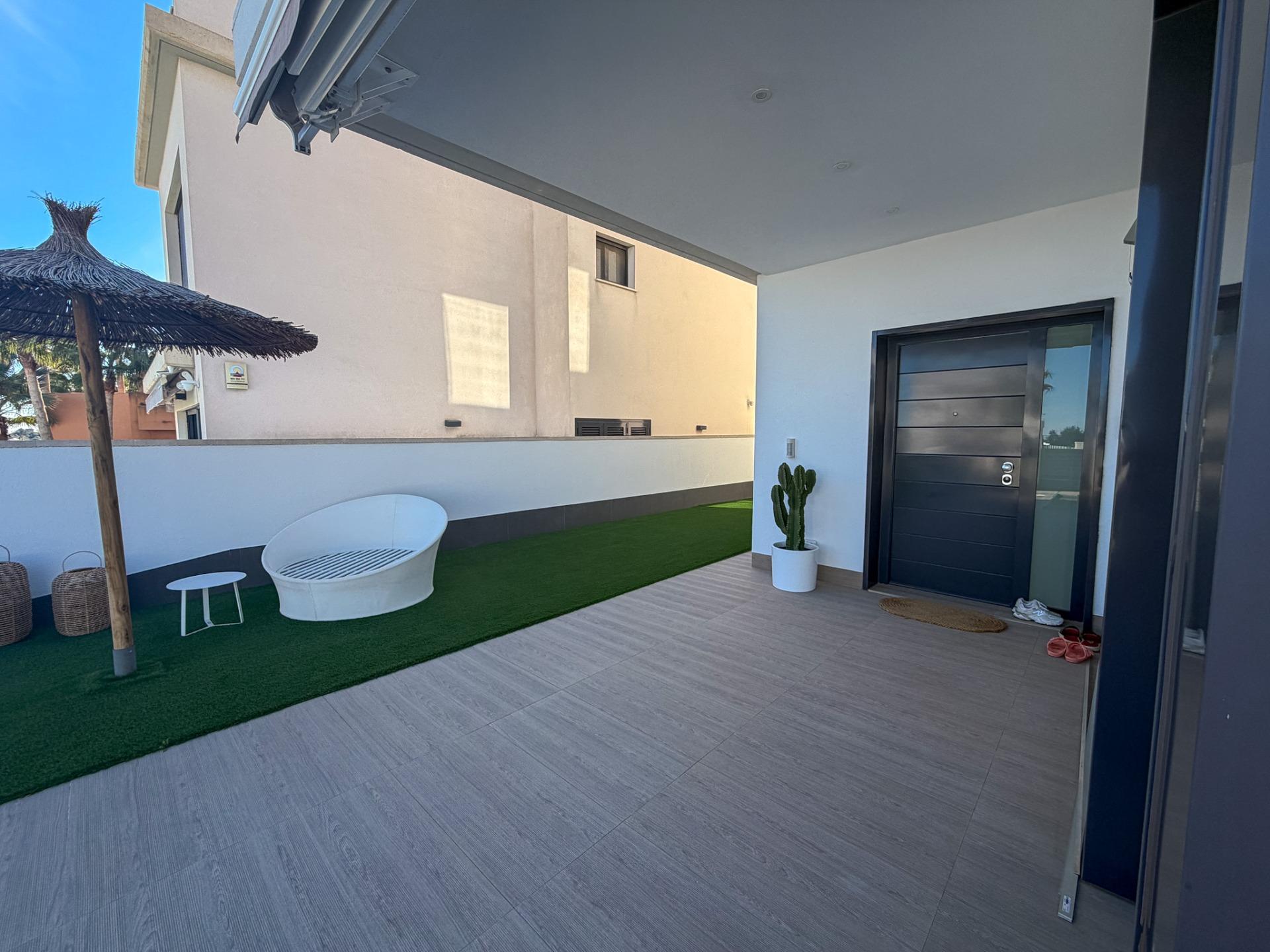 8-5 Villa in San Miguel de Salinas, Alicante