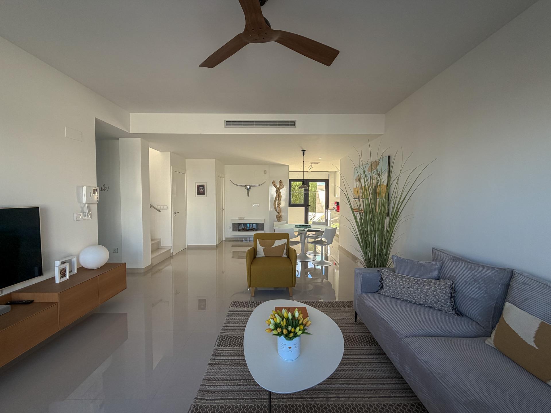 8-7 Villa in San Miguel de Salinas, Alicante