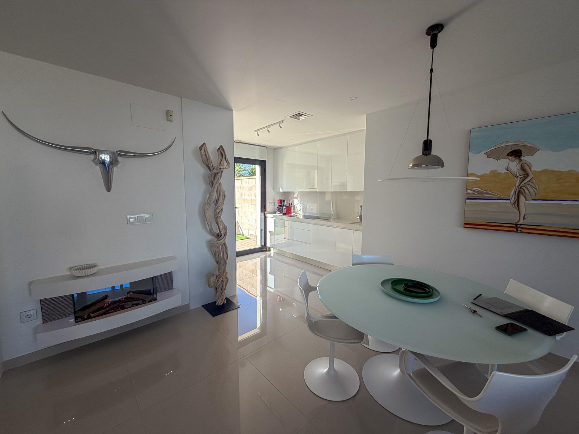 8-9 Villa in San Miguel de Salinas, Alicante