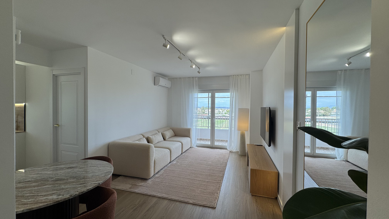 92B97CC1-E85F-48B3-809F-58CF33EDCF01_xlarge.jpg Penthouse for sale in Punta Prima