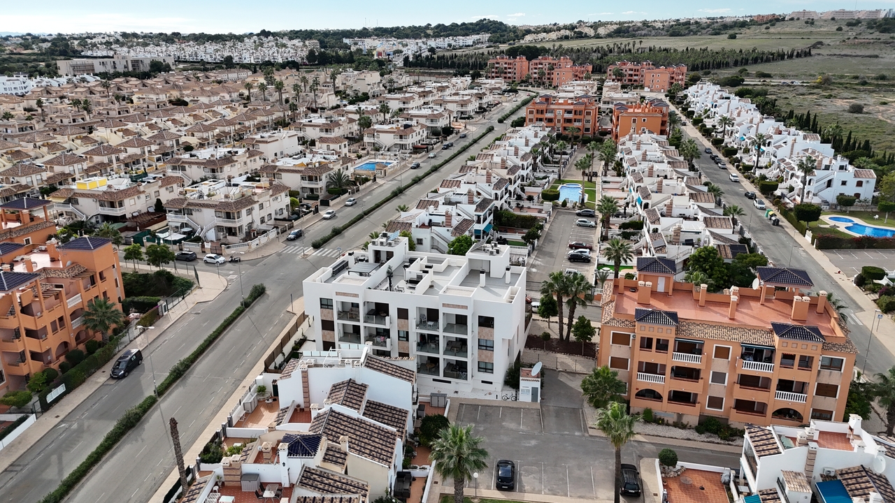 DJI_20251120135604_0313_D_xlarge Penthouse in Villamartin, Alicante