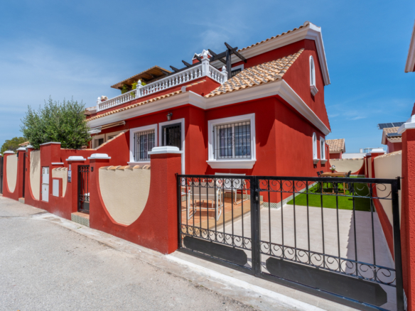Town House for sale in Villamartin