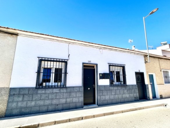 Town House for sale in San Miguel de Salinas
