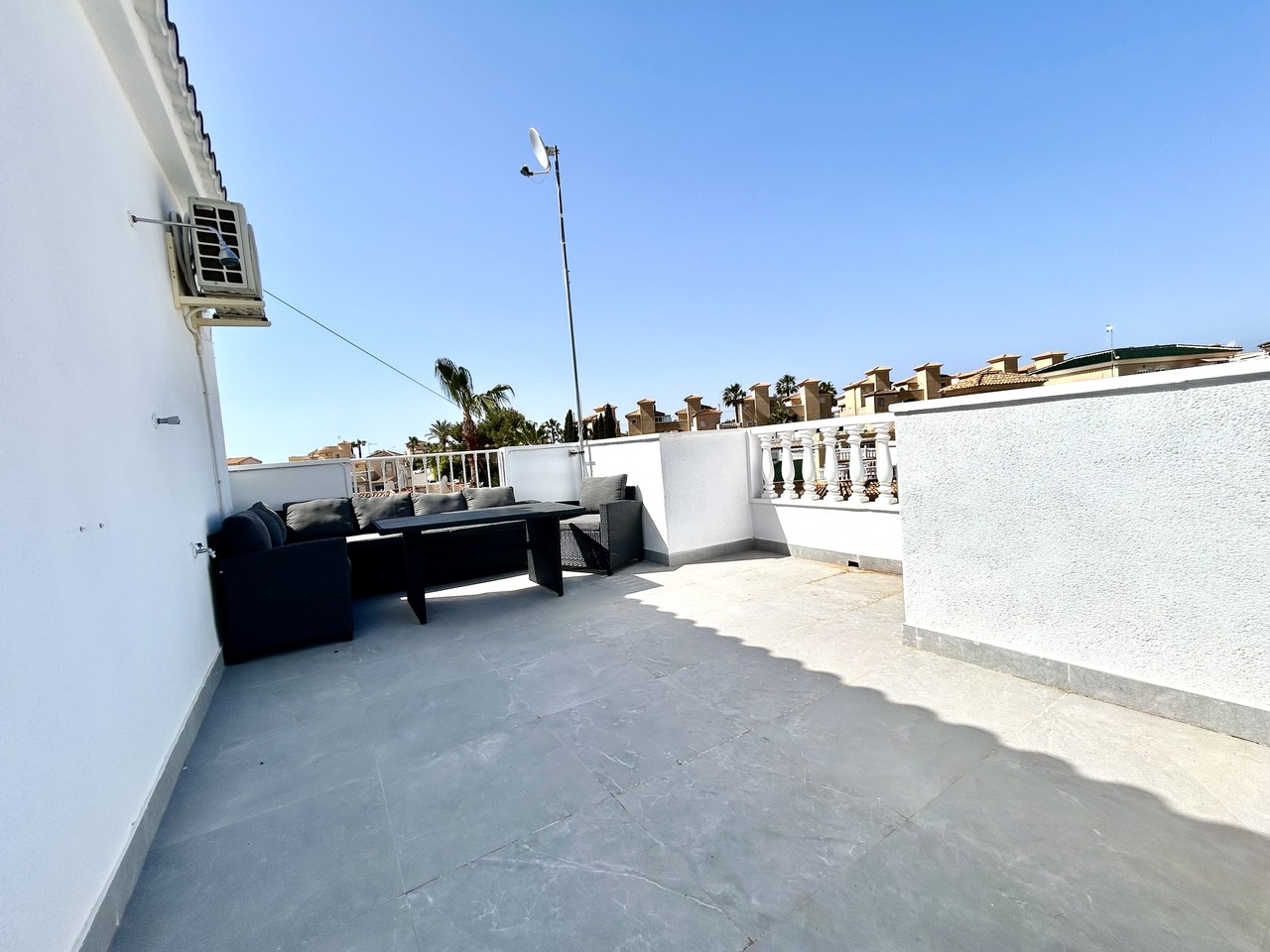 IMG_3621_xlarge Villa in Villamartin, Alicante